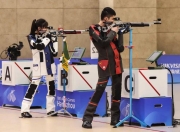 德国选手在射击比赛中展现冷静稳定
