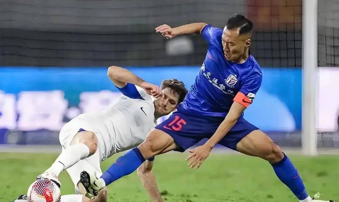 包含贝林厄姆开场5分钟连进两球，申花防线形同虚设！的词条