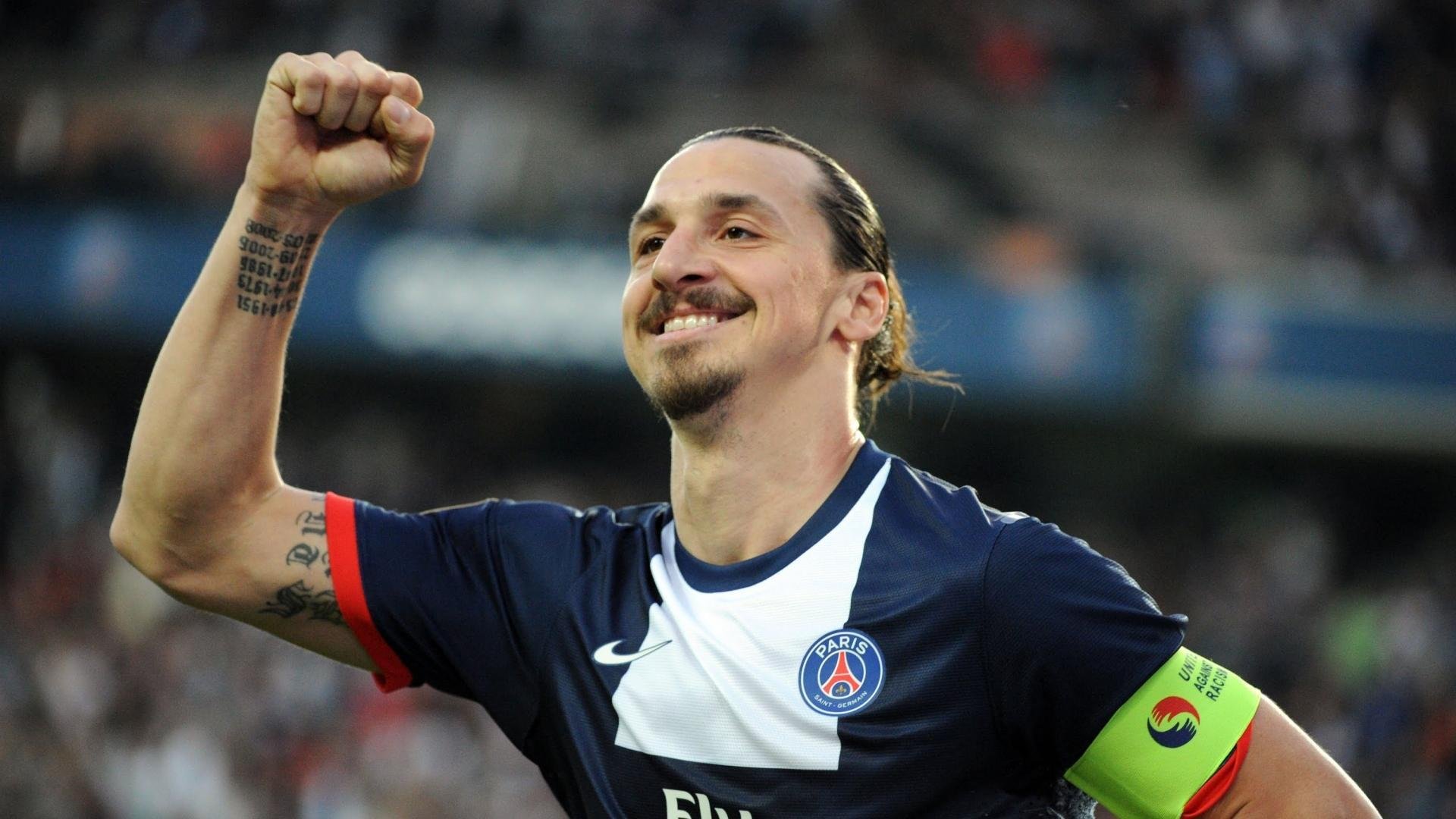 哈兰德连续七场比赛得分超过高光表现，湖人挑战极限！