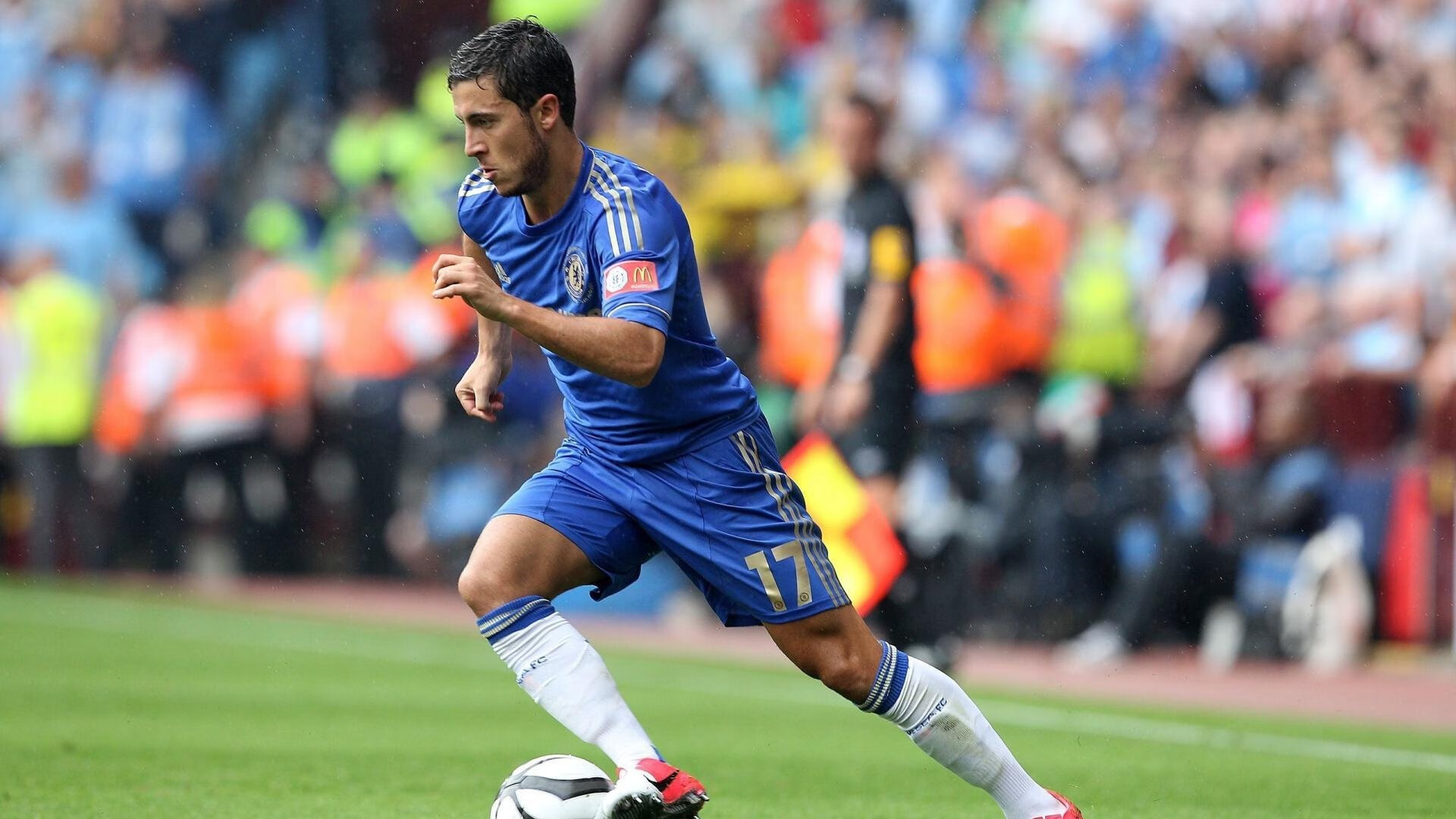 哈兰德连续七场比赛得分超过高光表现，湖人挑战极限！